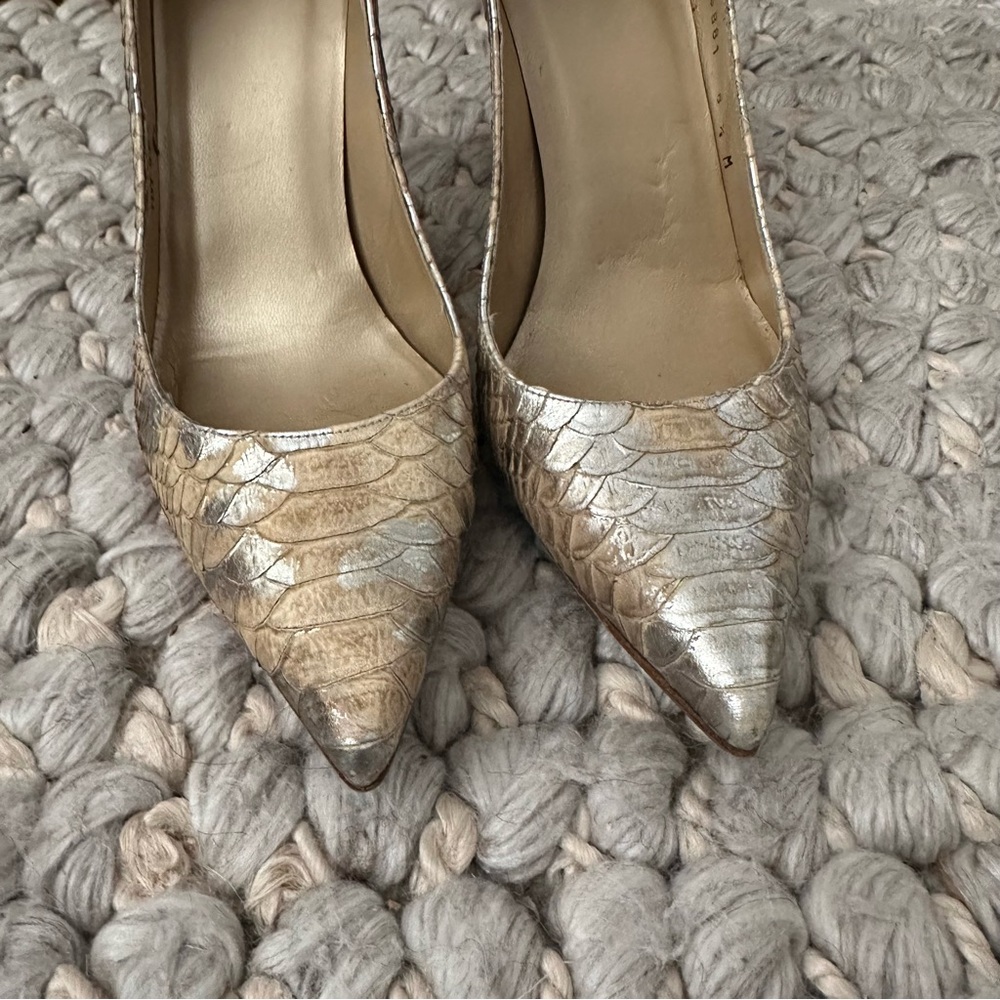 Stuart Weitzman Python Snakeskin Silver Cream Hee… - image 3